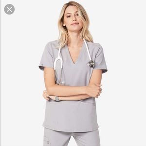 Figs Limited Edition Cement Scrub Top w Two Pockets size L